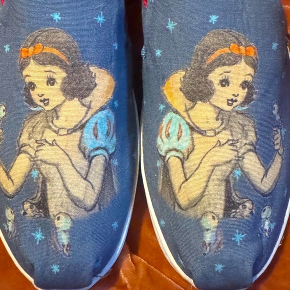 TOMS Limited Edition Womens Alpargata Blue Snow White Canvas Shoes NWOT 6.5W - Picture 2 of 9